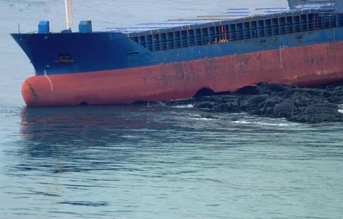 resolvemarine's tweet photo. 43 Days, @resolvemarine #Emergency Response #refloat grounded cargo vessel #IsleofSkye Overcoming weather #COVID19 travel issues to secure hazardous cargo #Lighter #Repair #Tow to safe port #RapidResponse #CoronavirusEra #CleanerOceans Read More https://t.co/PSRkKkQP2h https://t.co/As9P23SYWZ