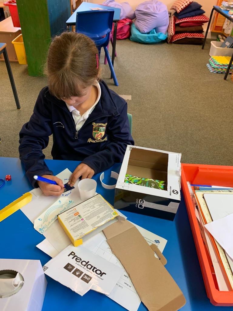 SibfordJS's tweet photo. A great #STEM investigation earlier today from #SibfordYear1and2 making a variety of zoo enclosures! #problemoftheday #SibfordLearning #BeYouBeSibford #SibfordJS #construct #createandmake https://t.co/JDXzqOp4nV