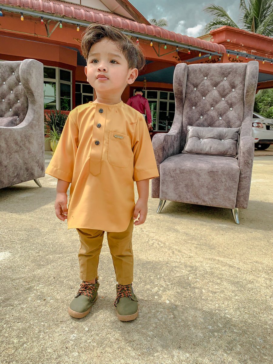 kimuhehu's tweet photo. since yall love him so much, here are some more pics of him🤡. sape dapat teka nama dia boleh ambik bawak balik ikat tepi🤩🙏🏻 https://t.co/7s76daLesu