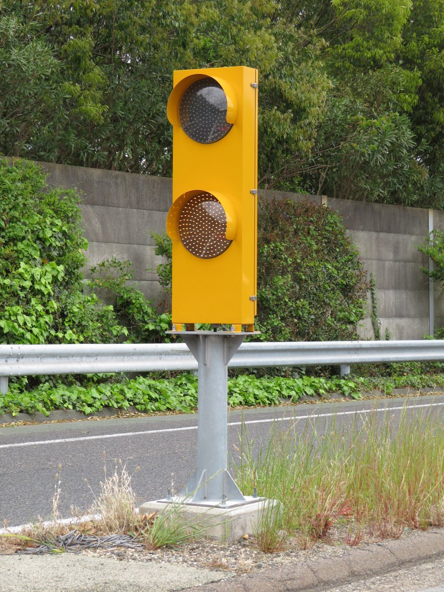 よよきち Yoyokichi 東名高速のブリンカーライト 結構昔にテレビで 渋滞はその道路を安全に楽しむには最適 と伝説のオブローダー ヨッキれん Yokkiren さんが言ってましたね ブリンカーライト