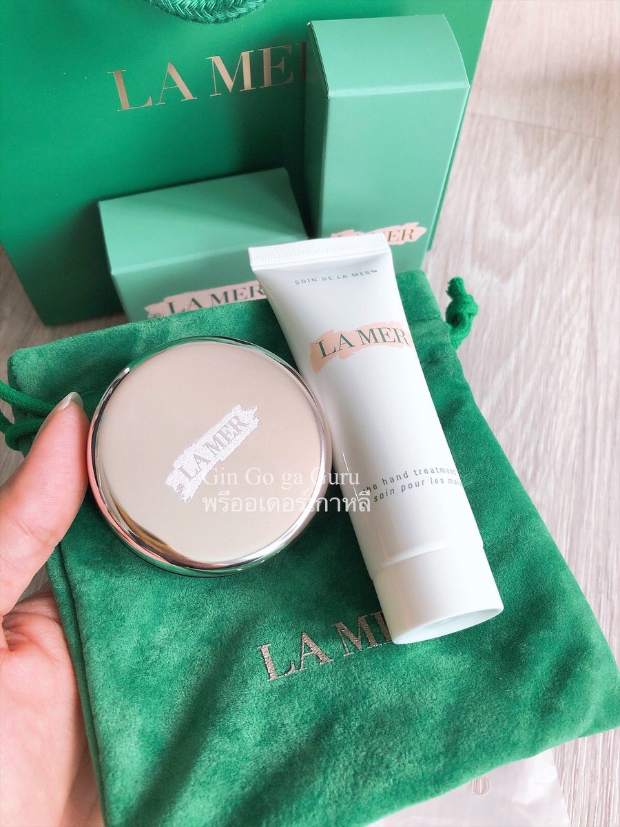GGGGuru2's tweet photo. มีลูกค้าฝากพรี La Mer ต้วนี้ ทางเราก็จัดให้นะคะ เซ็ทครีมทามือขนาด 30ml และลิปบาล์มกลิ่นหอมมากๆ มีถุงสกรีน La Mer ให้ด้วยนะคะ ใครอยากได้ทักมาได้เลยค่า 
ราคา ทั้งเซ็ท 2,800 บ
.
#พรีออเดอร์ #พรีออเดอร์เกาหลี #lamer #เครื่องสำอางเกาหลี #รีวิวเกาหลี #หิ้วเกาหลี https://t.co/kTAt7PqDan