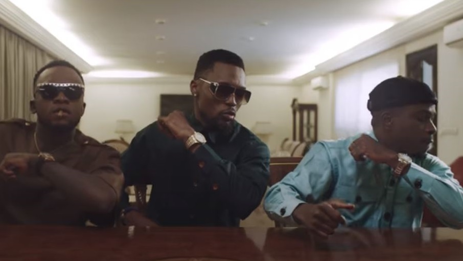 Serge Beynaud <a href="/sergebeynaud/">serge beynaud</a> , Didi B @DXDX_B et Elow'n <a href="/Elown_KNB/">N’WOLÉ</a> nous enjaillent sur un mood intitulé «Mundala» - Clip ➡️ oodarmagazine.com/musique/afrofr…