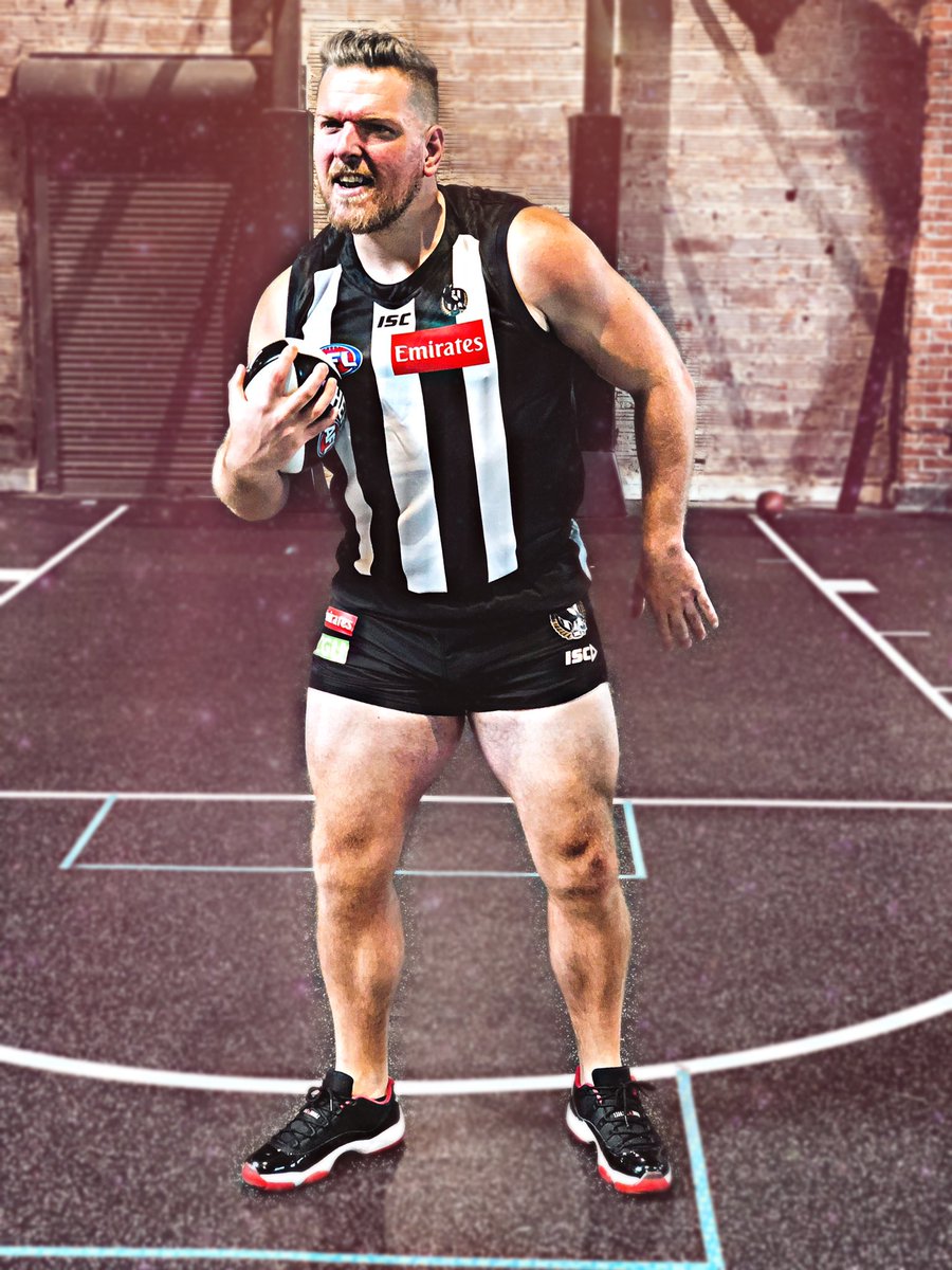PatMcAfeeShow's tweet image. Thanks for the kit #FootysBack 

🗣 COLLLLLLINGGWOOOOODDDD