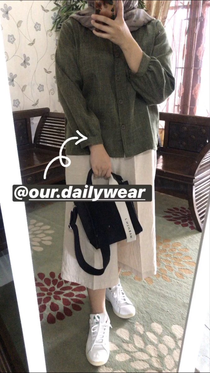 Tatatalenta's tweet photo. Sorry banget nih buka lapak, buat yg lagi cari kemeja atau atasan buat kuliah atau ke kantor bisa juga buat dailywear, bisa banget di beli https://t.co/pSxu129CXE https://t.co/GxyAhkUvHf