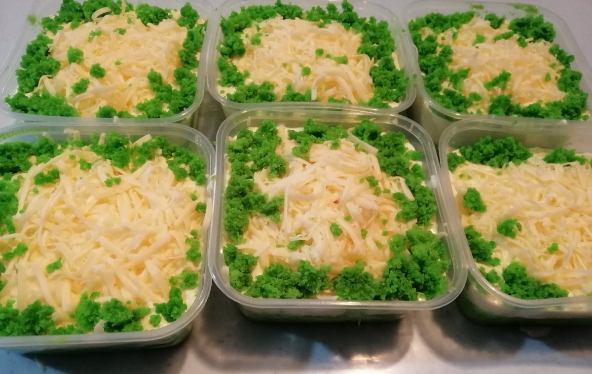 itsme_nalini's tweet photo. 💚💚💚💚💚💚💚💚💚💚💚💚
Done💚 Cheese Pandan Cake💚
With topping #cheeseCream and #Cheddar #cheese shredded 💚😋
#steamedcake #steam #cake
#passion #baking #chefnalini 👩🍳💚
💚💚💚💚💚💚💚💚💚💚💚💚 https://t.co/mL2txw6r29