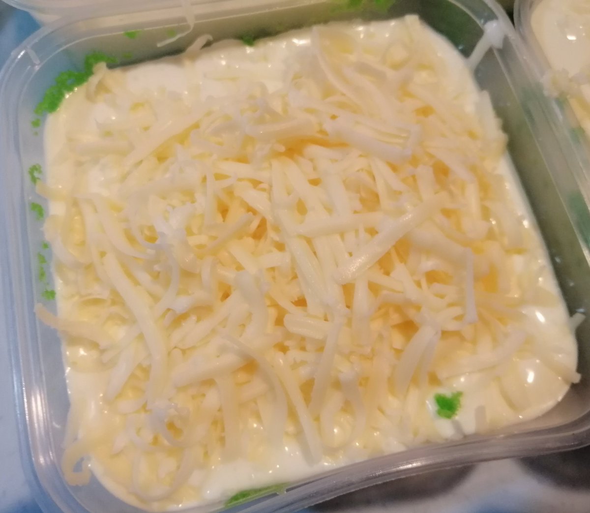 itsme_nalini's tweet photo. 💚💚💚💚💚💚💚💚💚💚💚💚
Done💚 Cheese Pandan Cake💚
With topping #cheeseCream and #Cheddar #cheese shredded 💚😋
#steamedcake #steam #cake
#passion #baking #chefnalini 👩🍳💚
💚💚💚💚💚💚💚💚💚💚💚💚 https://t.co/mL2txw6r29