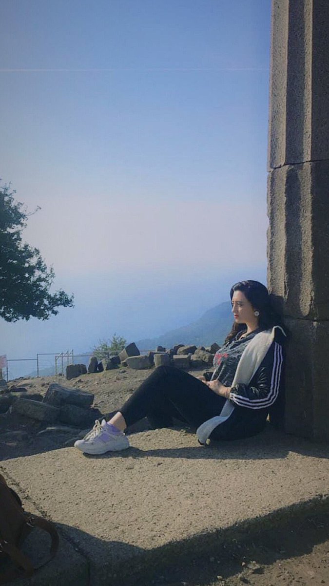 İçinde acıyan bir yer vardır, kimseye tam burası diyemezsin.