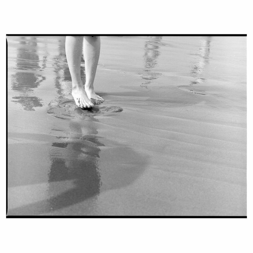 issie_ossie's tweet image. Smooth sands with thin water. 
#in2012 #filmphotography #blackandwhite
