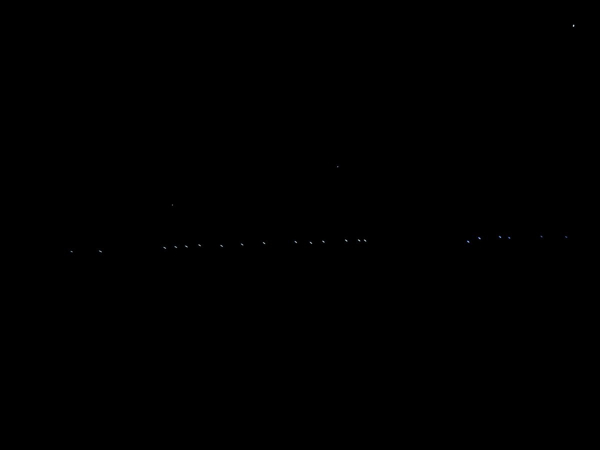 Sophia_Matla's tweet photo. Got up at 4 am to to view #Starlink @SpaceX https://t.co/xd9fdIbLkd