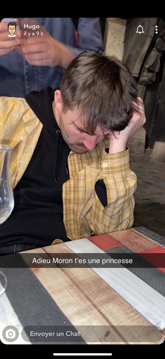 SwaeLouis's tweet image. Moron il va faire 300 bornes depuis Chartres pour finir comme ça chez moi