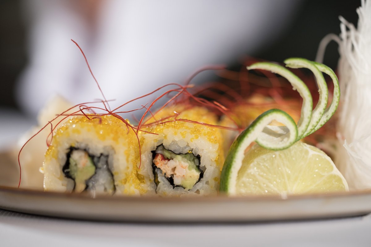 ScenicCruisesDE's tweet photo. HAPPY WELT-SUSHI-TAG! Heute ist internationaler #SushiTag! Und wenn Sie #Sushi mögen, werden Sie unser Sushi @ Koko’s lieben. Das stilvolle Asian-Fusion-Restaurant an Bord der #ScenicEclipse bietet ein authentisches Erlebnis japanischer Küche und ein Fest für Ihre Sinne. https://t.co/G0p3rPrdSD