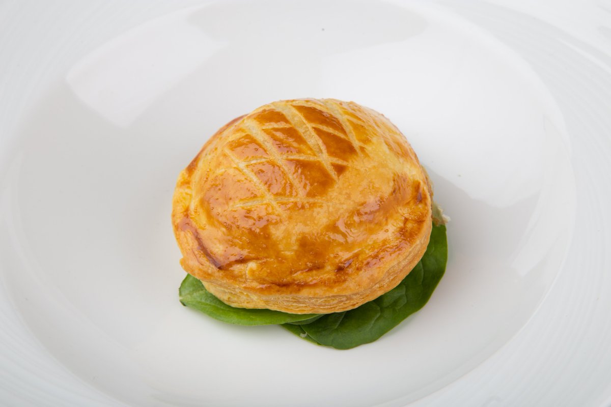BraeheadFoods's tweet photo. How can we help with reopening? Our team are here to help you work through the challenges with an extensive product range 'Made for Chefs, by Chefs' in our #ProductionKitchen How can we can help? π https://t.co/lxLoAqxVB4
#foodservice #hospitality #hospitalityindustry https://t.co/v5FoGhGk3I