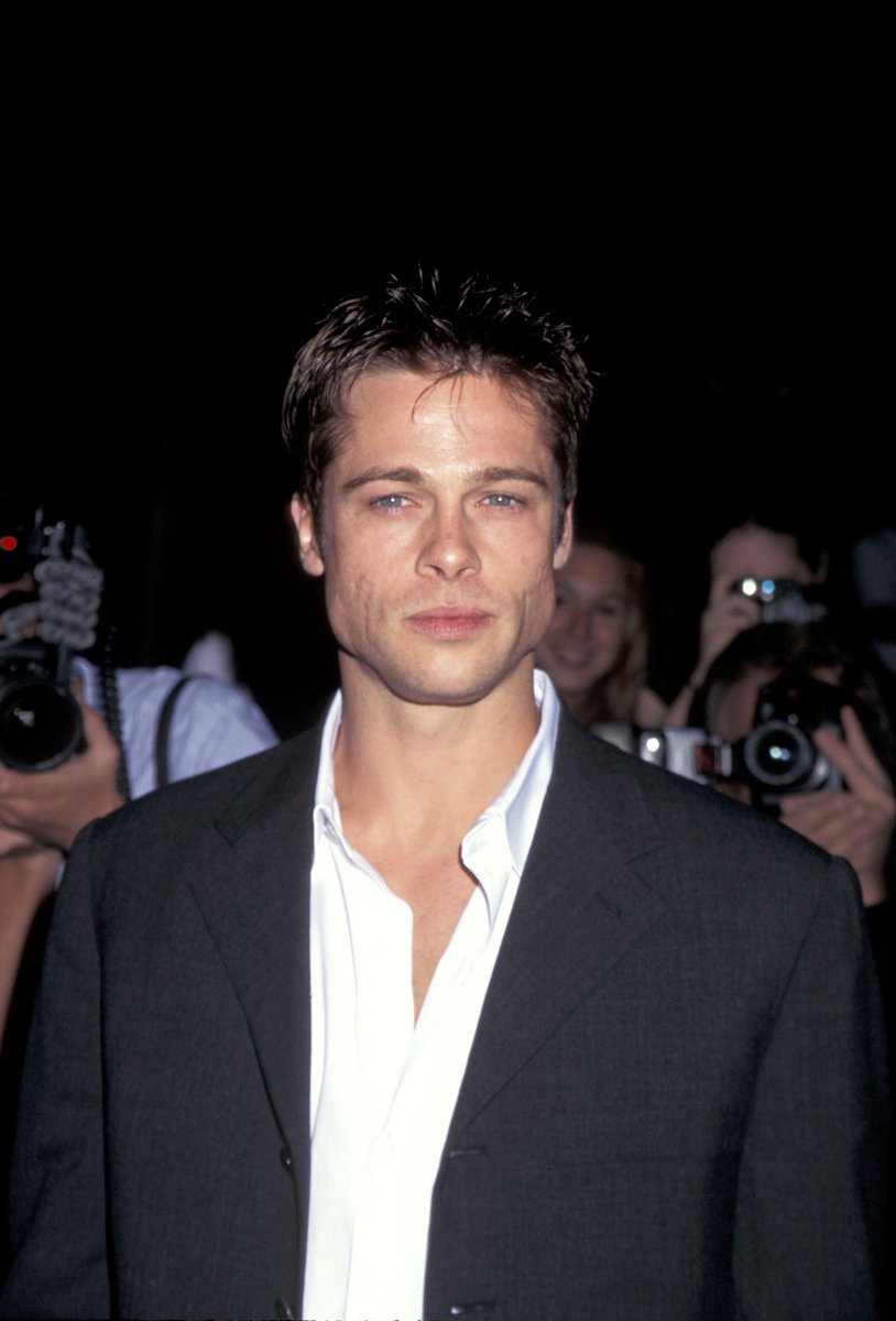 Celebrities and their twin from a darker timeline:Brad Pitt/Guy Pearce