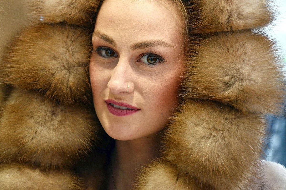 kastoriafurfair's tweet image. Inspo, for staying warm in warm colors

#kastoria #kastoriafurcity #furstagram #ootd #ootn #fur #fashion #kastoriafurfair #шубы #шуба #мех #мода