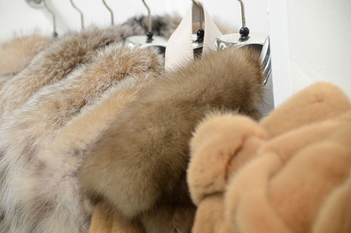 kastoriafurfair's tweet image. Inspo, for staying warm in warm colors

#kastoria #kastoriafurcity #furstagram #ootd #ootn #fur #fashion #kastoriafurfair #шубы #шуба #мех #мода