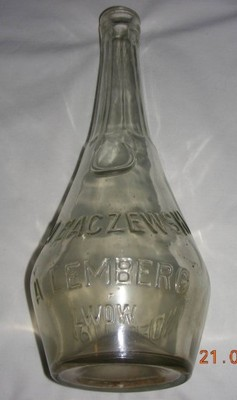 michals_1910's tweet photo. We Lwowie mleko, podobnie jak alkohol, zasługiwało na elegancką butelczynę. ❤️#Lwów #Baczewski https://t.co/CczjRssG8L