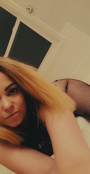 Sasha Reay’s pics and videos