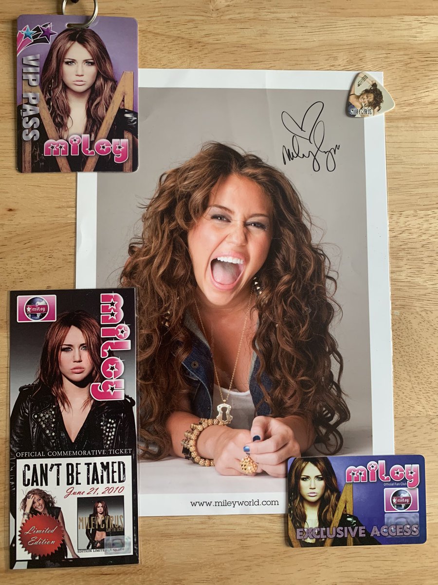 MileyWorld 2010 member pack  #10YearsOfCantBeTamed:  @06ogmc