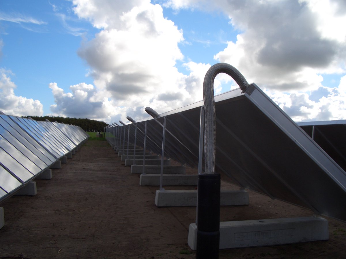 DecarbHeat's tweet image. Vojens District Heating 🇩🇰 has one of the largest solar heating systems in the world! Operated with an inter-seasonal heat storage, it delivers more than half of the annual heat demand of the network #smartsectorintegration

Learn more: decarbheat.eu/vojens-distric…