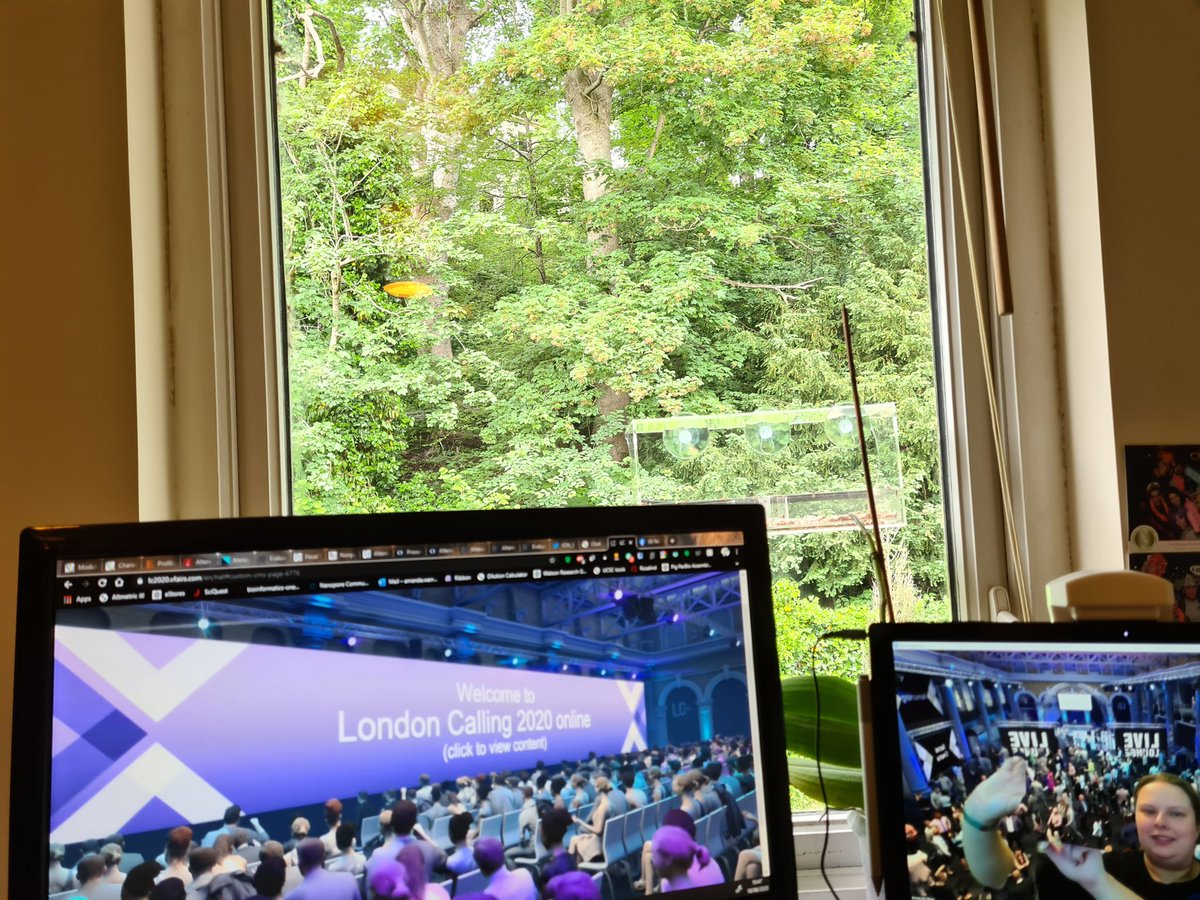 Amandatron89's tweet photo. This is my #LCview for #NanoporeConf. It may be gloomy out, but I like my nice green forest π https://t.co/QhqxKAP8rl