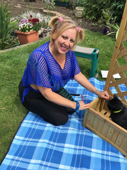 See my new premiere 'Constructing A Planter' on YouTube https://t.co/GqEZk50IKS this evening at 7pm BST<a href="/tag/lingerie"class="tags"><span>#lingerie</span></a><a href="/tag/highheels"class="tags"><span>#highheels</span></a><a href="/tag/leggings"class="tags"><span>#leggings</span></a><a href="/tag/cat"class="tags"><span>#cat</span></a><a href="/tag/gardening"class="tags"><span>#gardening</span></a>