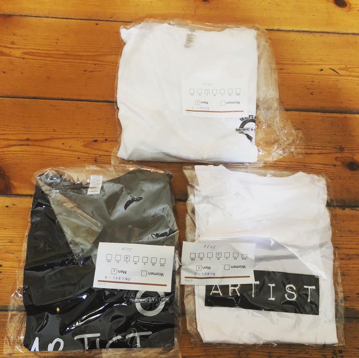 BerlinMusicStat's tweet photo. Finally: Our new merch line is now available to purchase online #bmsmerch https://t.co/almYza79N1 #music #artists #djs #bands #events #voting #indiemusic #singersongwriter #Entrepreneurship #community #merchandise #news #startup https://t.co/dmlWEvRvBH
