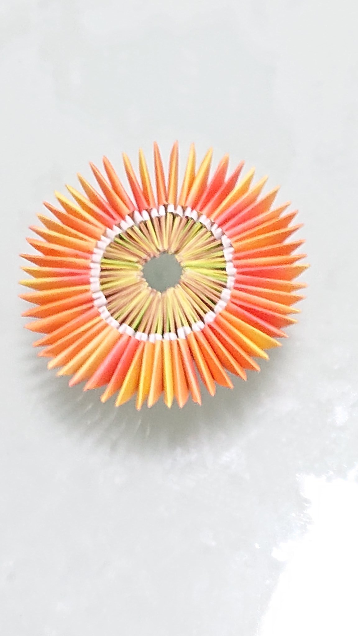 Twitter এ アリス Origami ブロック折り紙 折り紙手芸 折り紙 折り紙作品 花 3dorigami 立体 Youtuberのnichikoreさんの動画を参考に花のガーベライメージのブロック折り紙を作ってみましたぁ かわいくできたぁ T Co Tmlqslox4l ট ইট র