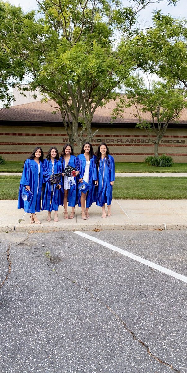 HSNBlueHole's tweet photo. We 💙 our seniors! Happy graduation! #Classof2020 #Graduation2020 [Part 1] @JonDauber @WWP_Schools @MrsMegOBrien @cincottajessica @JessicaVerrault @SraZ_Spanish https://t.co/wxdY5XDmty
