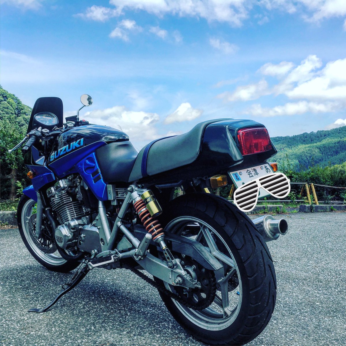 1ionR's tweet photo. 名前: ラ王
年齢: 88年生まれ
性別: 男
身長: 178せんち
マシン: 400のカタナ
足つき: ベタ着き
好き: バイク、映画、寝る、メシ
嫌い: ただただ辛いだけの食べ物

#バイク乗りとして軽く自己紹介 https://t.co/5kSS1Vho91