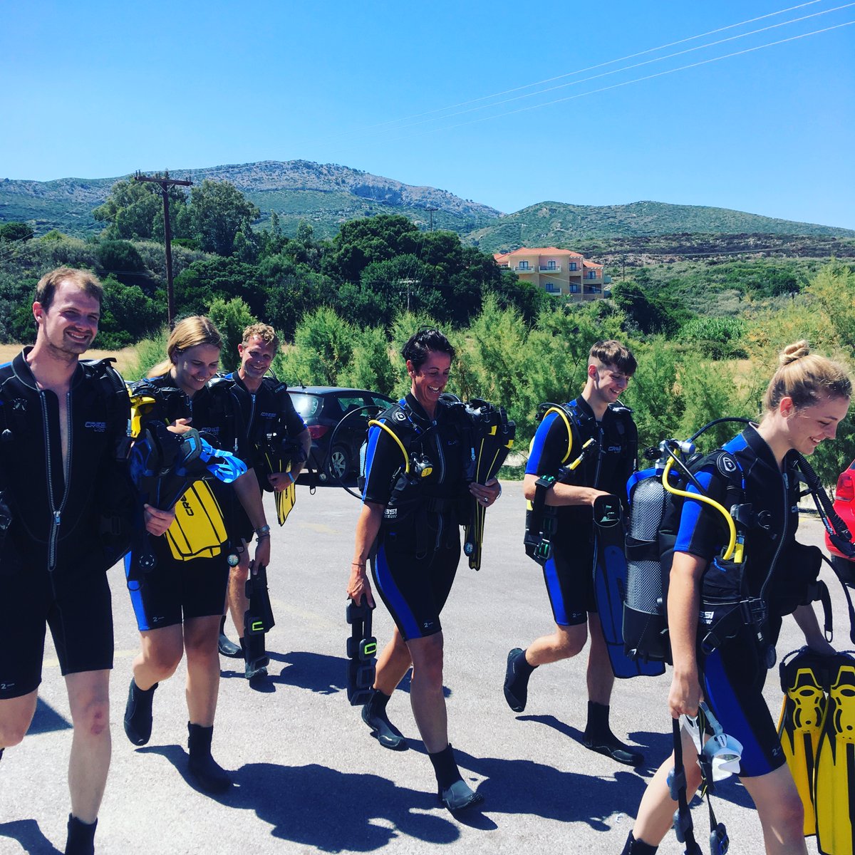 bluemantadivers's tweet photo. An army of #divers today at #Skala!! Actually excited beginners in their first #scubadiving experience. Big smiles and #diving mood. Let the #summer roll!
#ilovegreece #bluemantadivingskala https://t.co/u0xco1tL7Y