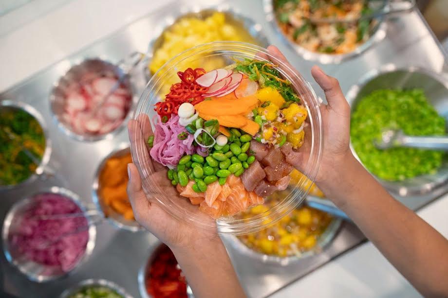 IndependentBham's tweet photo. The ace @KuulaPoke in @GWABirmingham have re-opened for tasty, take-away lunches. Grab your healthy and delicious Poké bowls from their store for a colourful lunch packed with flavour, or order for delivery via Deliveroo and UberEats. https://t.co/FQWV1Tp4aW
