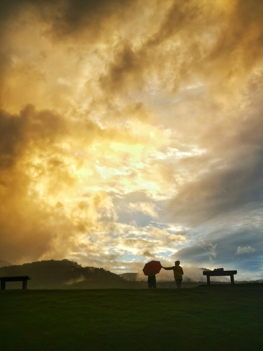 อ่างแก้ว ม.ช. ยามฝนโปรย