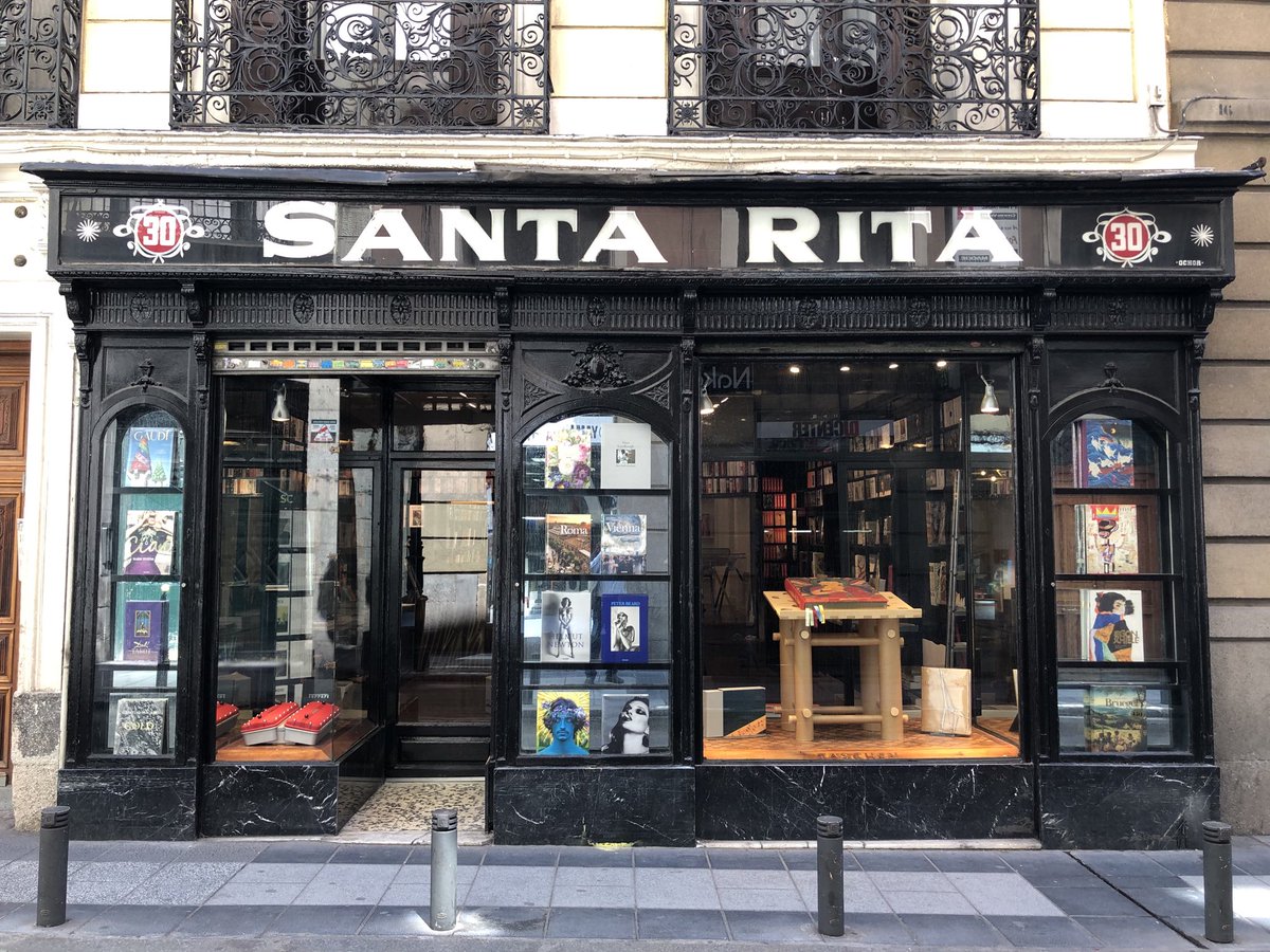 Benito_Navarret's tweet photo. #Madrid despierta en #Barquillo acaba de abrir ⁦@TASCHEN_Spain⁩ en el antiguo local de Santa Rita ⁦@Unsereno⁩ . Ánimo Madrid, juntos podemos. #Lifestyle #Books https://t.co/3mMwu5dmZX