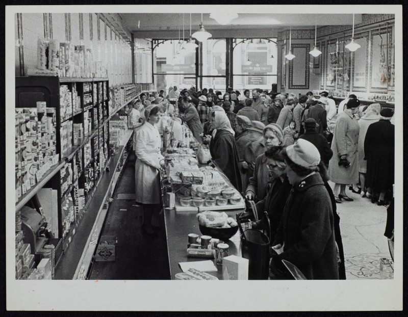 sainsburyarch's tweet image. for #ThrowbackThursday and #ArchiveZ we are going back to 1961 and #Folkestone today!