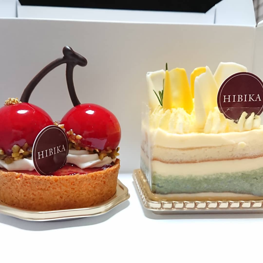かれん めい 阪急うめだ本店 日本橋高島屋にある Hibika というケーキ屋さんです 四季菓子というコンセプトで 四季に合わせてケーキのラインナップが変わります これは5月のとき購入したので春のケーキです
