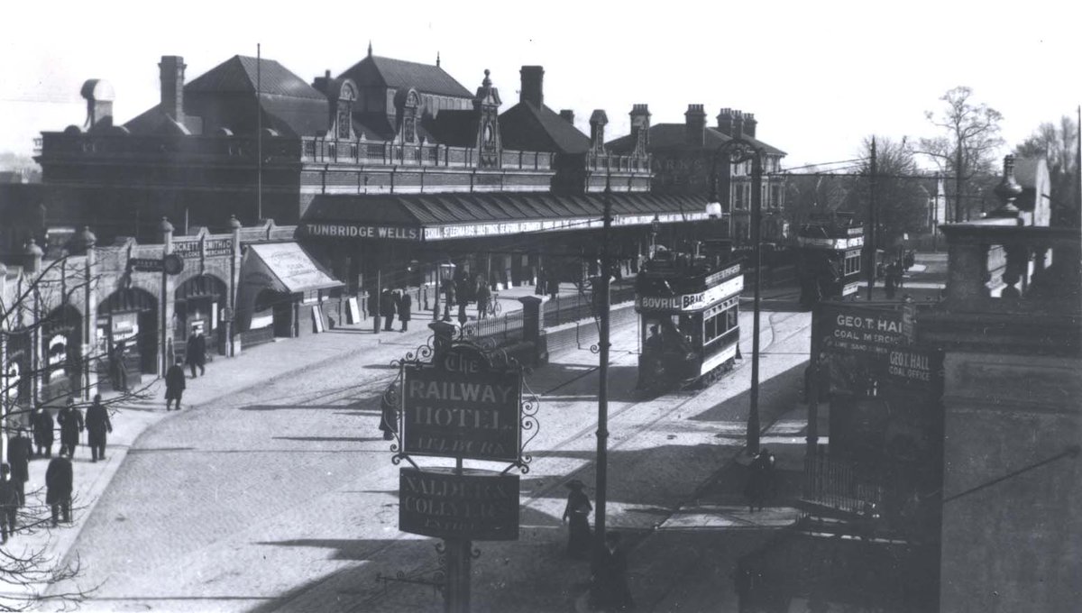 Next we’re heading back to East Croydon to drop into  @BoxparkCroydon (obviously wasn't there in Victorian times). In 2011 at a beer festival, two Croydonions met who were both looking at starting a new business. After a year of planning  @TheCronxBrewery was formed.