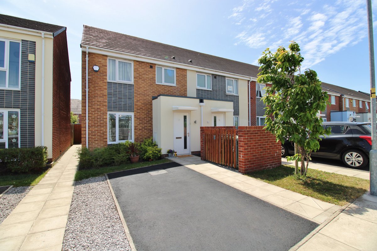 A Fantastic Three Bedroom End of Terrace Home ❤️ £152,500
.
▫️ Quiet Residential Cul De Location
▫️ South Facing Rear Garden
▫️ Close To Southport Town Centre &amp; Amenities
.
📸 To See Further Images and Details Search for ‘Eaton Drive‘ on our Website (Link in Bio)