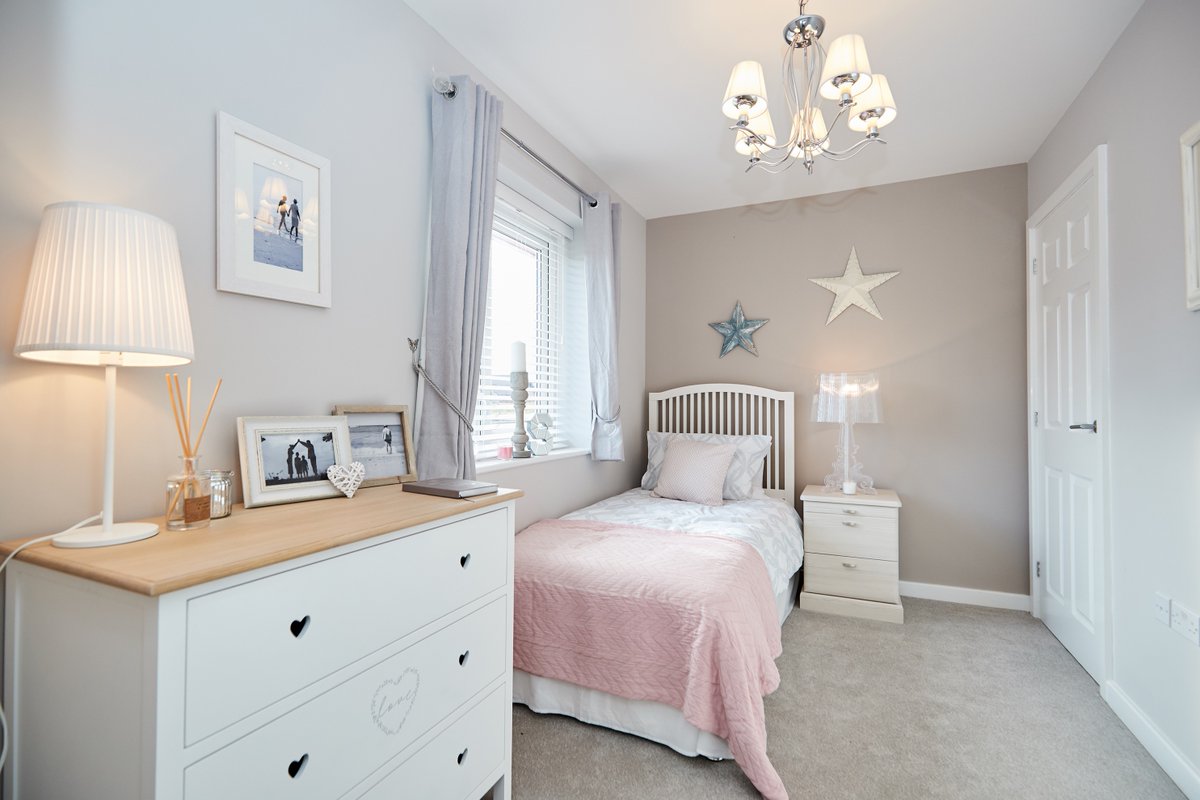 Redrowplc's tweet image. After 2 years in hospital 'Little Mermaid' Sophie Mallon was excited to go home 🏠 Little did she know that our colleagues and sub-contractors had given it a 'show home' makeover 😃 Read Sophie's story here: bit.ly/2UXOE2K #ValuingPeople