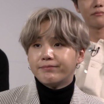 The fullest basket in the world - Yoongi's cheeks; a thread