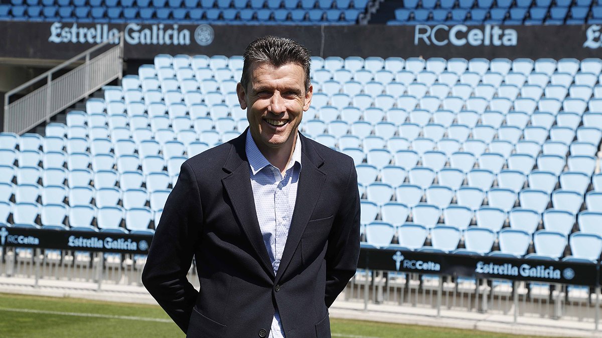 RCCelta's tweet photo. Todo nuestro apoyo y cariño para el ex entrenador celeste Juan Carlos Unzué en su lucha contra la ELA. La "afouteza" de la familia celeste estará contigo para superarlo. ¡Fuerza, míster! https://t.co/pzJfRZtuUP