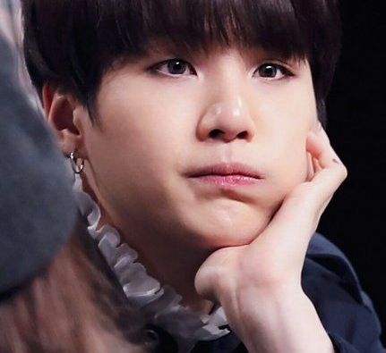 The fullest basket in the world - Yoongi's cheeks; a thread