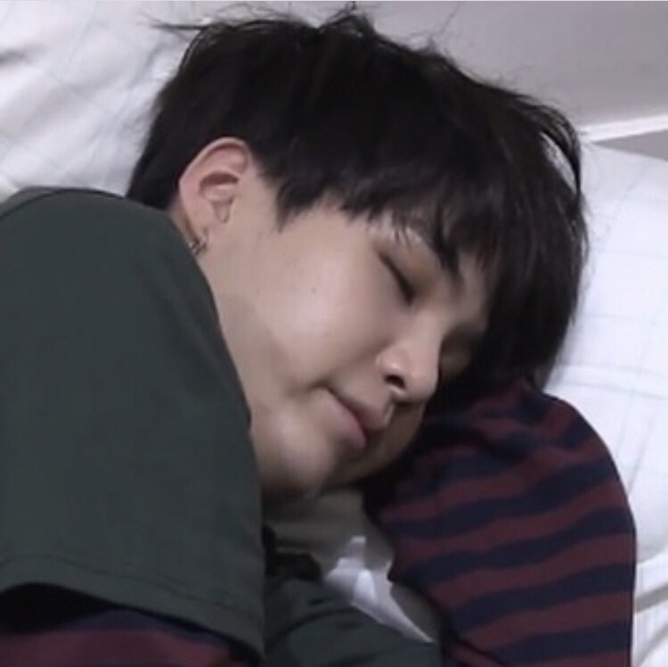 The fullest basket in the world - Yoongi's cheeks; a thread