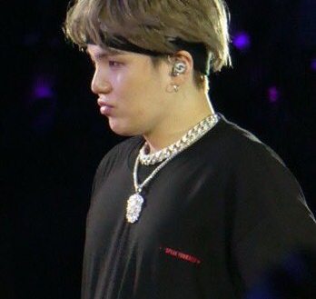 The fullest basket in the world - Yoongi's cheeks; a thread