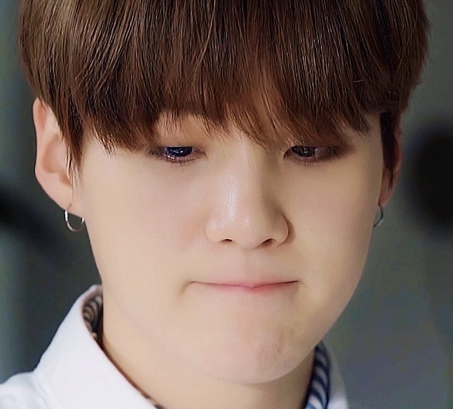 The fullest basket in the world - Yoongi's cheeks; a thread