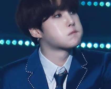 The fullest basket in the world - Yoongi's cheeks; a thread