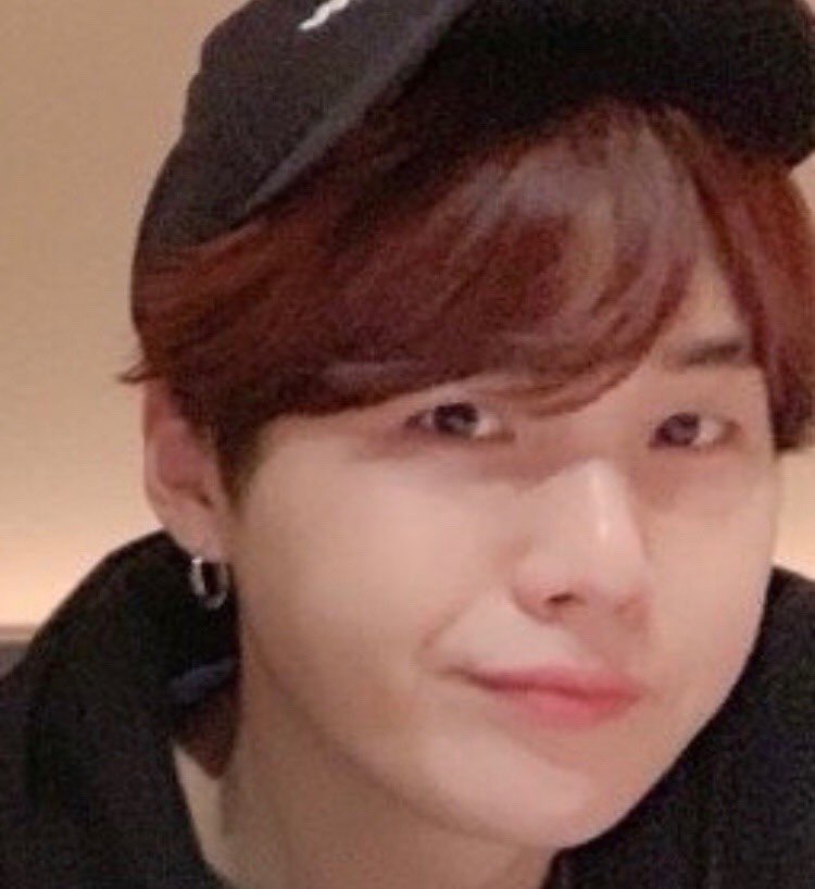 The fullest basket in the world - Yoongi's cheeks; a thread