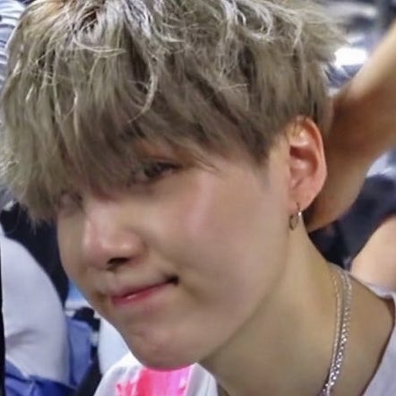 The fullest basket in the world - Yoongi's cheeks; a thread