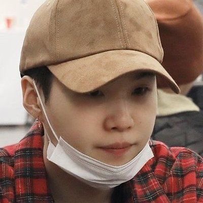 The fullest basket in the world - Yoongi's cheeks; a thread