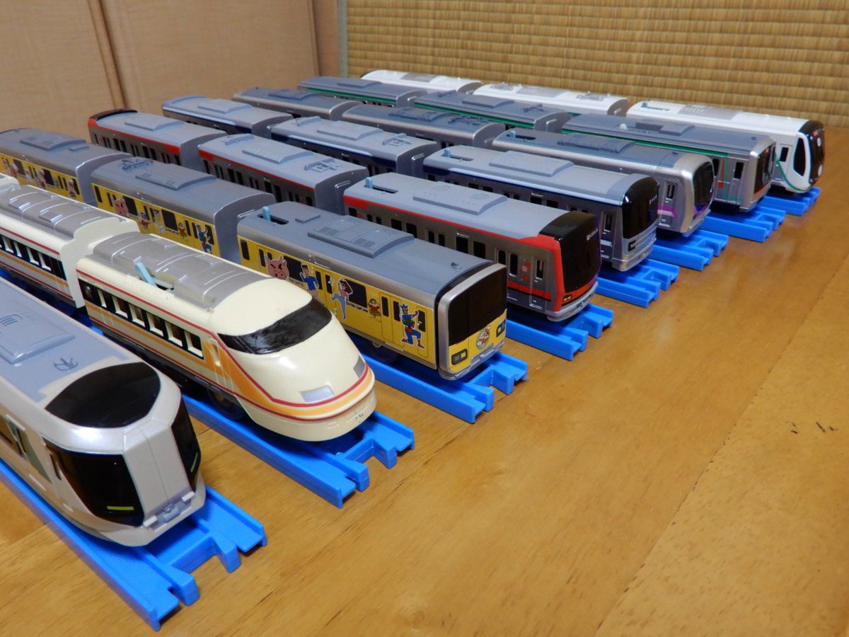 ぶんかむら 東武スカイツリーラインを走る電車のプラレールを並べてみた