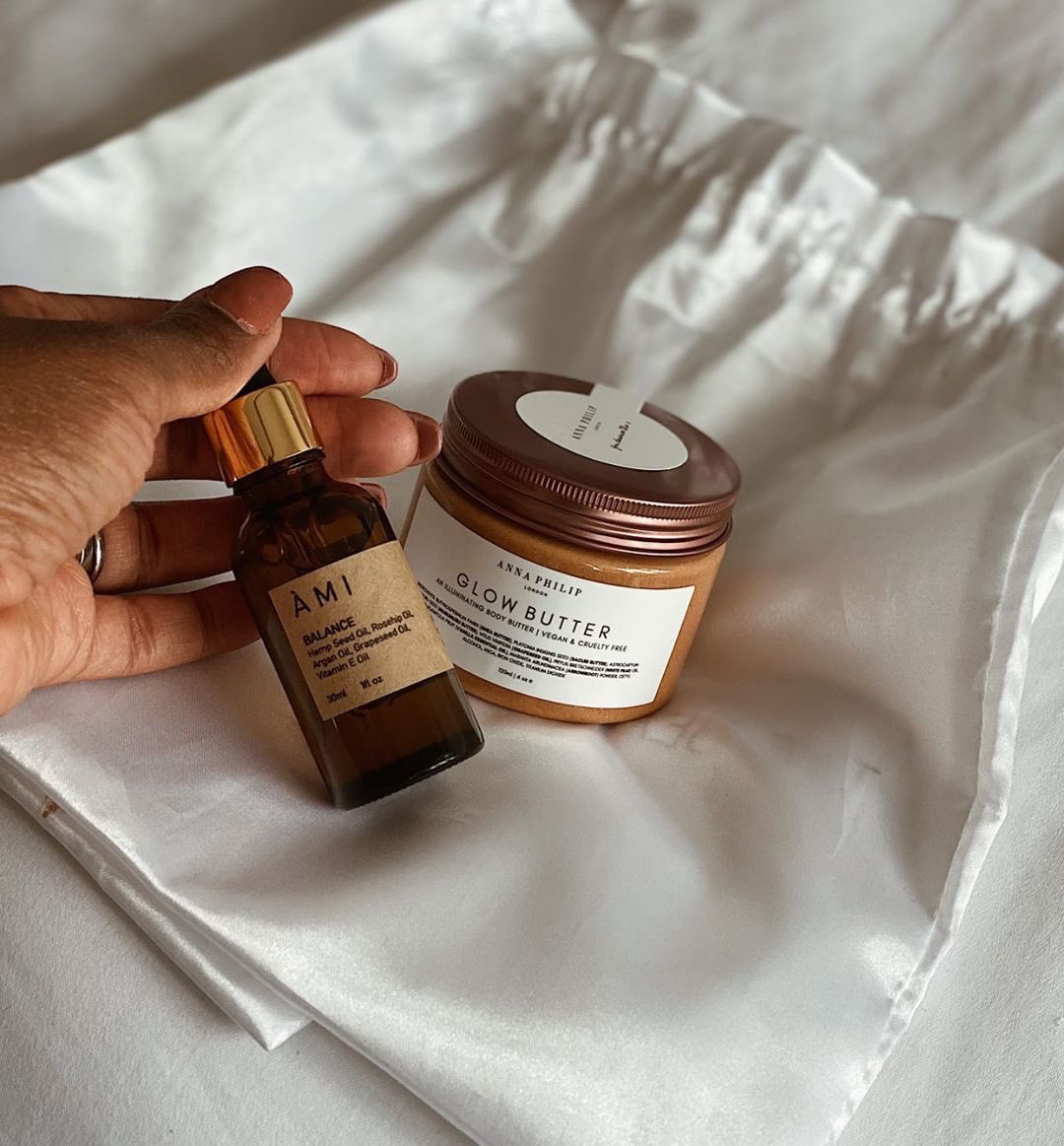 Head on over to our instagram IG: AnnaPhilipLDN 

We are running this #blackownedbeauty giveaway in collaboration with <a href="/ClaireMariam1/">Claire Mariam</a> and #AMILondon. 

These gorgeous products will have you glowing just in time for summer ✨

#GIVEAWAY